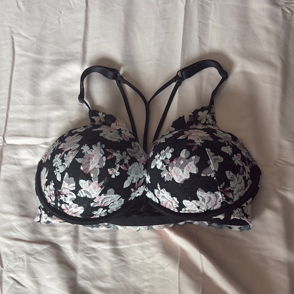 PINK Victoria's Secret Front-closure Black and Pink Lace Bra